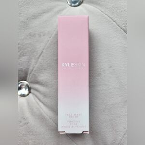 New Kylie Skin Face Mask Brush